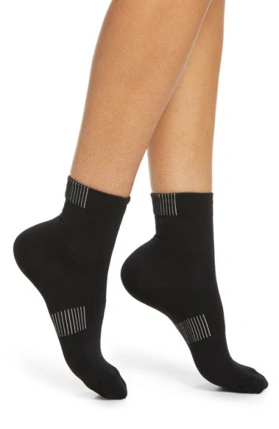 On Ultralight Crew Socks In Black/white