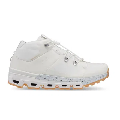 On Women's Cloudtrax Running Shoe In Undyed In White