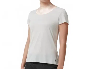 On Women's Performance Top In Ice White In Multi