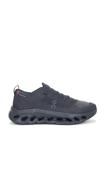 On X Zendaya Cloudtilt Mo In Black