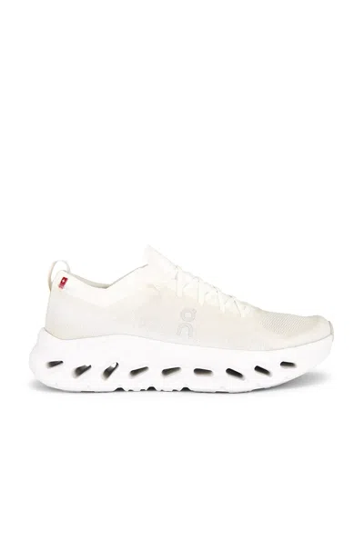 On X Zendaya Cloudtilt Mo Sneaker In White