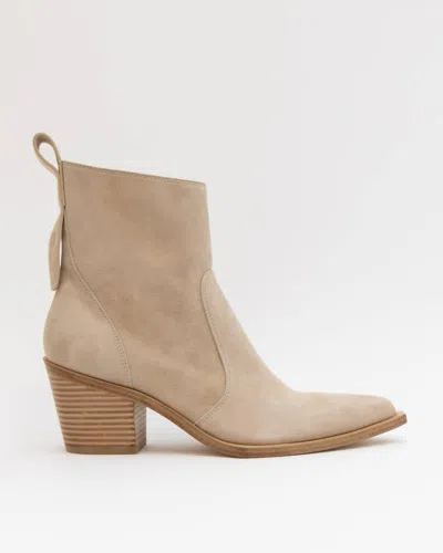 Oncept Women's Nashville Boot In Beach In Multi