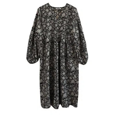 Onesta Women's Black The Gabriella Midi Dress