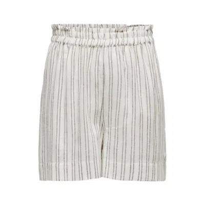 Only Viscose Women's Short In Beige