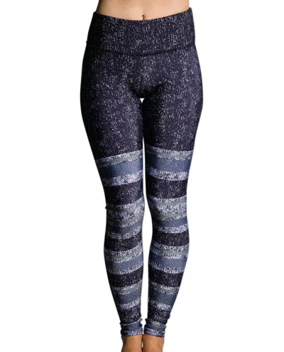 Onzie Graphic Leggings In Onz Textured Stripe In Grey
