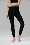 ONZIE TEXTURED LEGGING IN BLACK