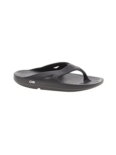 Pre-owned Oofos Flip Flops In Black