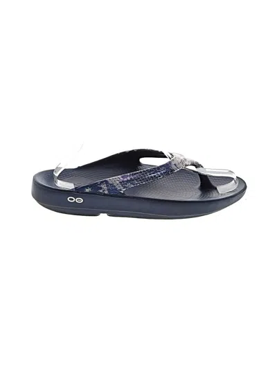 Pre-owned Oofos Flip Flops In Blue
