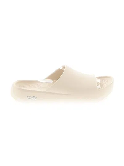 Pre-owned Oofos Sandals In Ivory