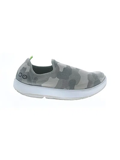 Pre-owned Oofos Sneakers In Gray