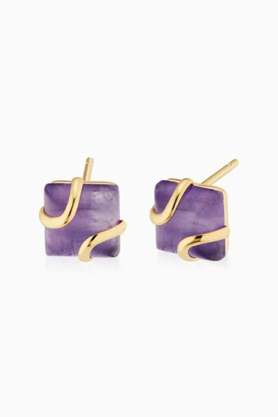 Oradina 14k Yellow Gold Captivating Studs