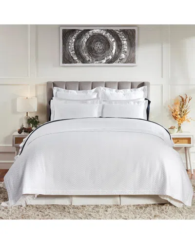 Orchids Lux Home 610 Thread Count Casablanca Matelassé Coverlet In White