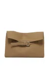 Orciani 비너스 버클 디테일 페블 클러치 In Brown