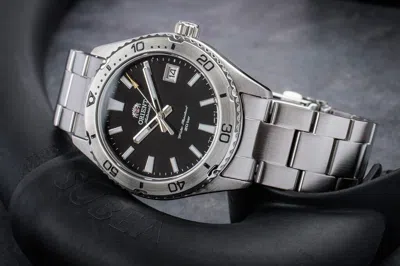 Pre-owned Orient Ra-ac0q01b10b Mako 40 Black Analog Automatic Men's Diver's Design Watch