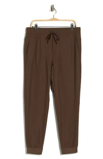 Original Penguin Sport Crossover Joggers In Brown