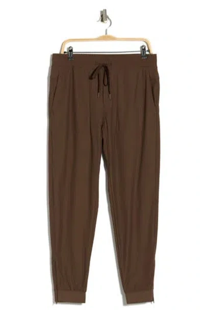 Original Penguin Sport Zip Hem Crossover Joggers In Brown