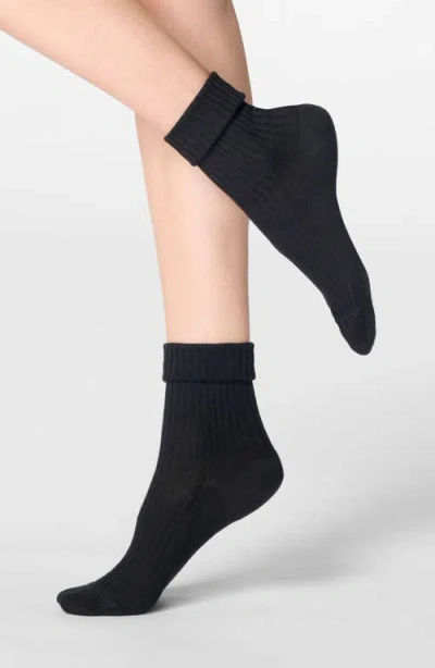 Oroblu Cotton Blend Rib Crew Socks In Black