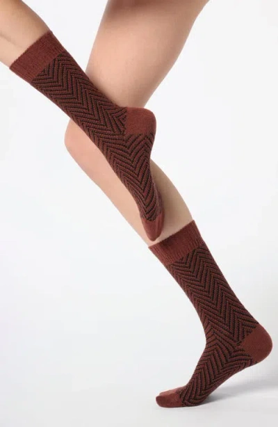 Oroblu Herringbone Crew Socks In Burgundy