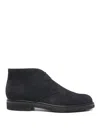 Ortigni Lace-up Desert Boots In Black