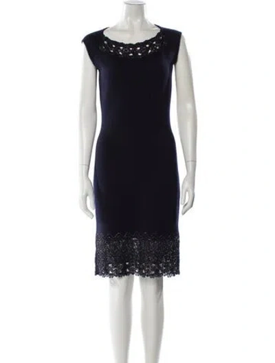 Pre-owned Oscar De La Renta Bateau Neckline Knee-length Dress In Blue