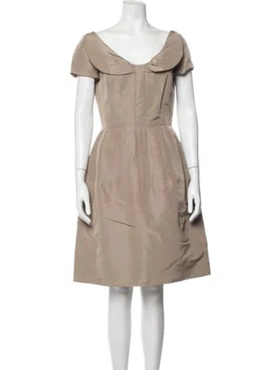 Pre-owned Oscar De La Renta Bateau Neckline Knee-length Dress In Neutrals