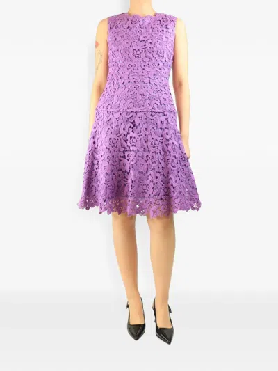 Pre-owned Oscar De La Renta Broderie Anglaise Midi Dress In Purple