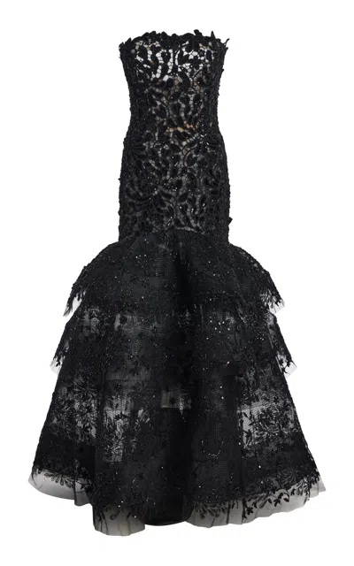 Oscar De La Renta Chrysanthemum Guipure Gown In Black