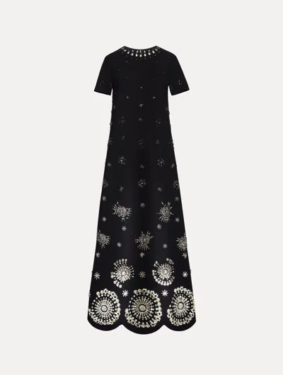 Oscar De La Renta Crystal Medallion Caftan In Black