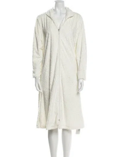 Pre-owned Oscar De La Renta Embroidered Accent Robe In Neutral