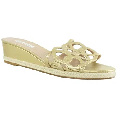 Pre-owned Oscar De La Renta Gold Cutout Leather Short Wedges - 41