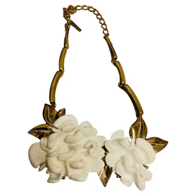 Pre-owned Oscar De La Renta Gold Plated Camellia Flowers Necklace In Multi