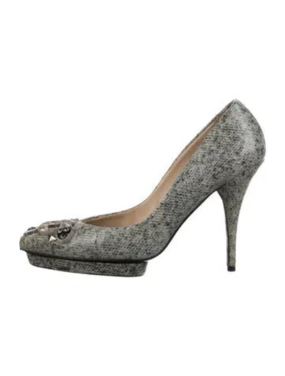Pre-owned Oscar De La Renta Leather Patterned Pumps In Gray