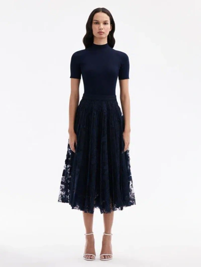 Oscar De La Renta Marbled Carnation Guipure Pleated Skirt In Navy