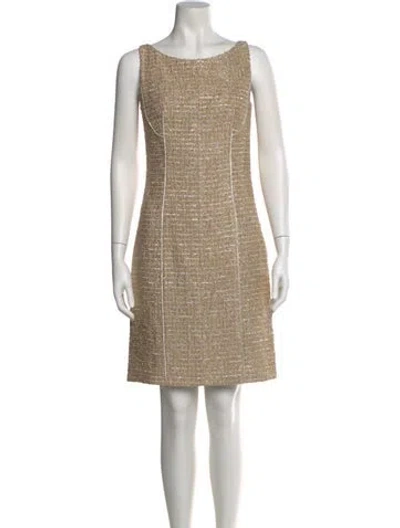 Pre-owned Oscar De La Renta Nylon Knee-length Dress In Gold