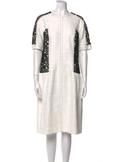 Pre-owned Oscar De La Renta Nylon Midi Length Dress In White
