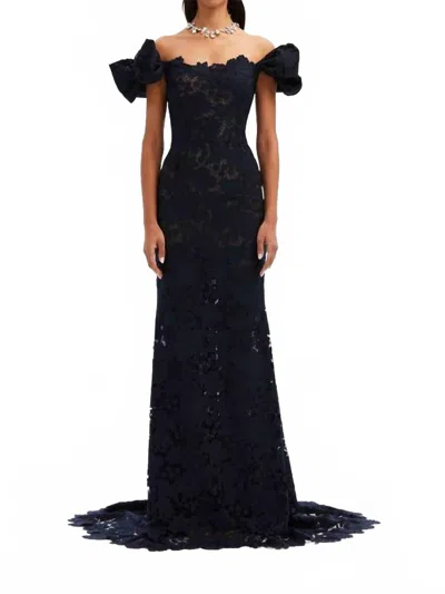 Oscar De La Renta Off The Shoulder Guipure Lace Gown With Train In Navy In Black