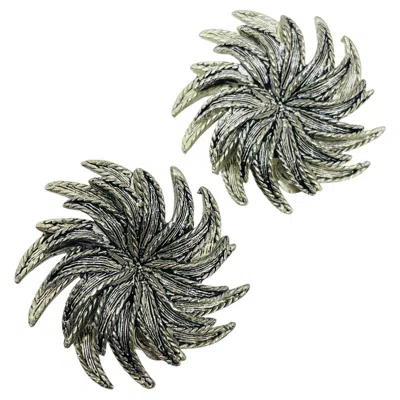 Pre-owned Oscar De La Renta Oscarr De La Renta Signed Vintage Silver Tone Flower Designer Clip Earrings In Multi