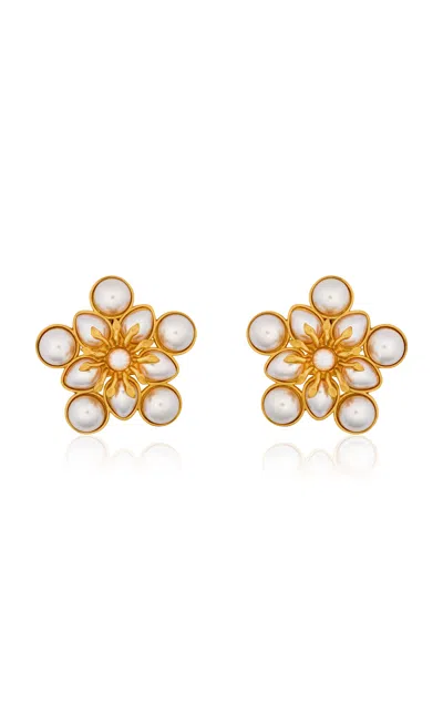 Oscar De La Renta Pearl Flower Small Stud Earrings In Gold