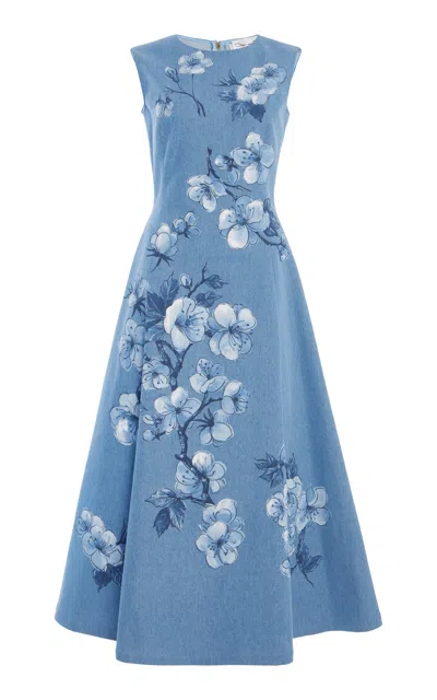 Oscar De La Renta Printed Denim Midi Dress In Light Wash