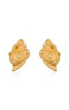 Oscar De La Renta Seashell Stud Earrings In Gold