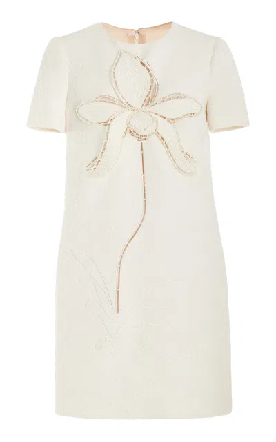 Oscar De La Renta Short Sleeve  Floral Embroidered Cotton Tweed Shift Dress In Ivory