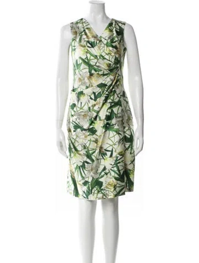 Pre-owned Oscar De La Renta Silk Knee-length Dress In Green