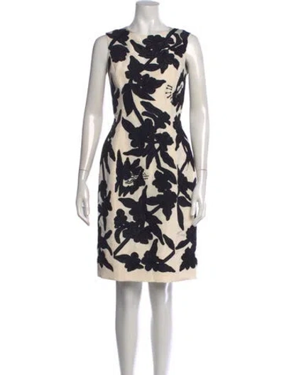 Pre-owned Oscar De La Renta Silk Knee-length Dress In Neutrals