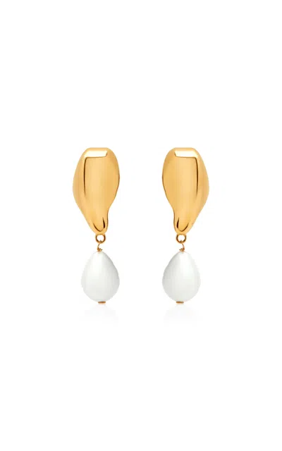 Oscar De La Renta Smooth Metal And Baroque Pearl Earrings In Gold