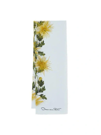 Oscar De La Renta Spider Chrysanthemum Wrap Scarf In White