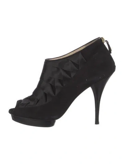 Pre-owned Oscar De La Renta Suede Pumps In Black