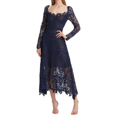 Oscar De La Renta Sweetheart Neckline Lace Guipure Dress In Navy In Blue