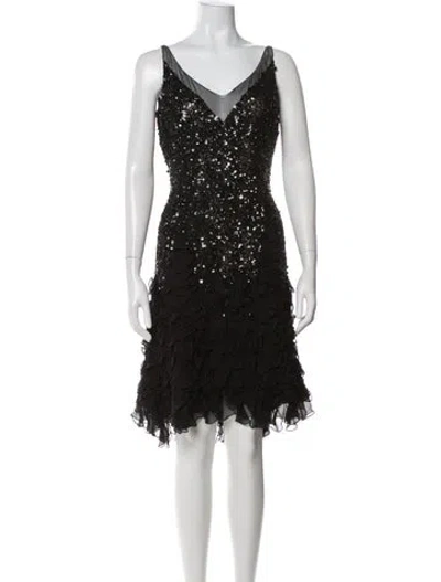 Pre-owned Oscar De La Renta V-neck Knee-length Dress In Black
