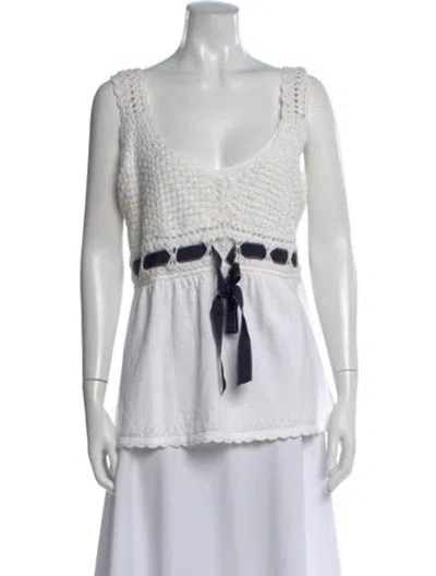 Pre-owned Oscar De La Renta V-neck Sleeveless Blouse In White