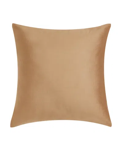 Oscar Oliver Valencia Sham, European In Gold